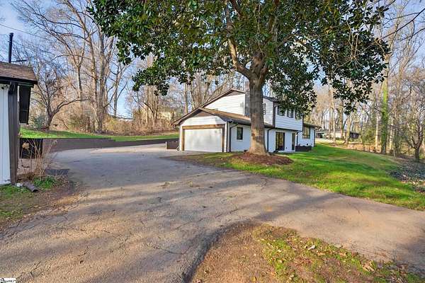 1.57 Acres of Residential Land with Home for Sale in Spartanburg, South Carolina