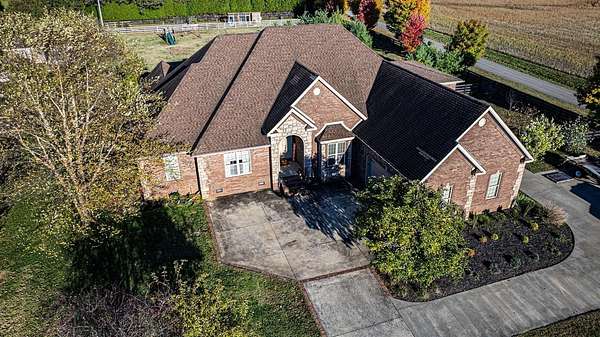 1.5 Acres of Land with Home for Sale in Bowling Green, Kentucky