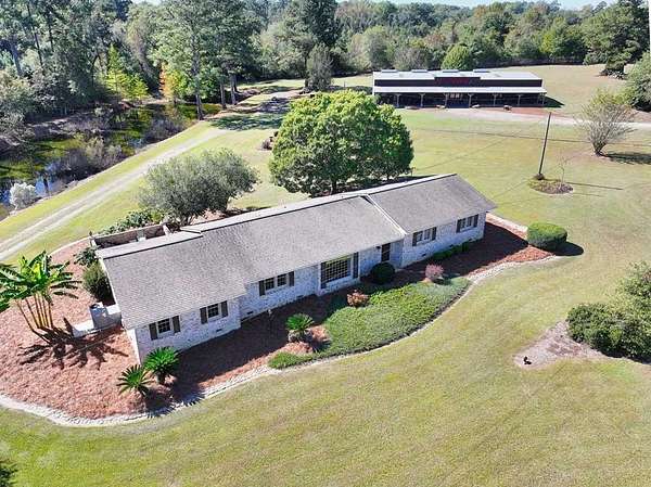 5.2 Acres of Residential Land with Home for Sale in Meigs, Georgia