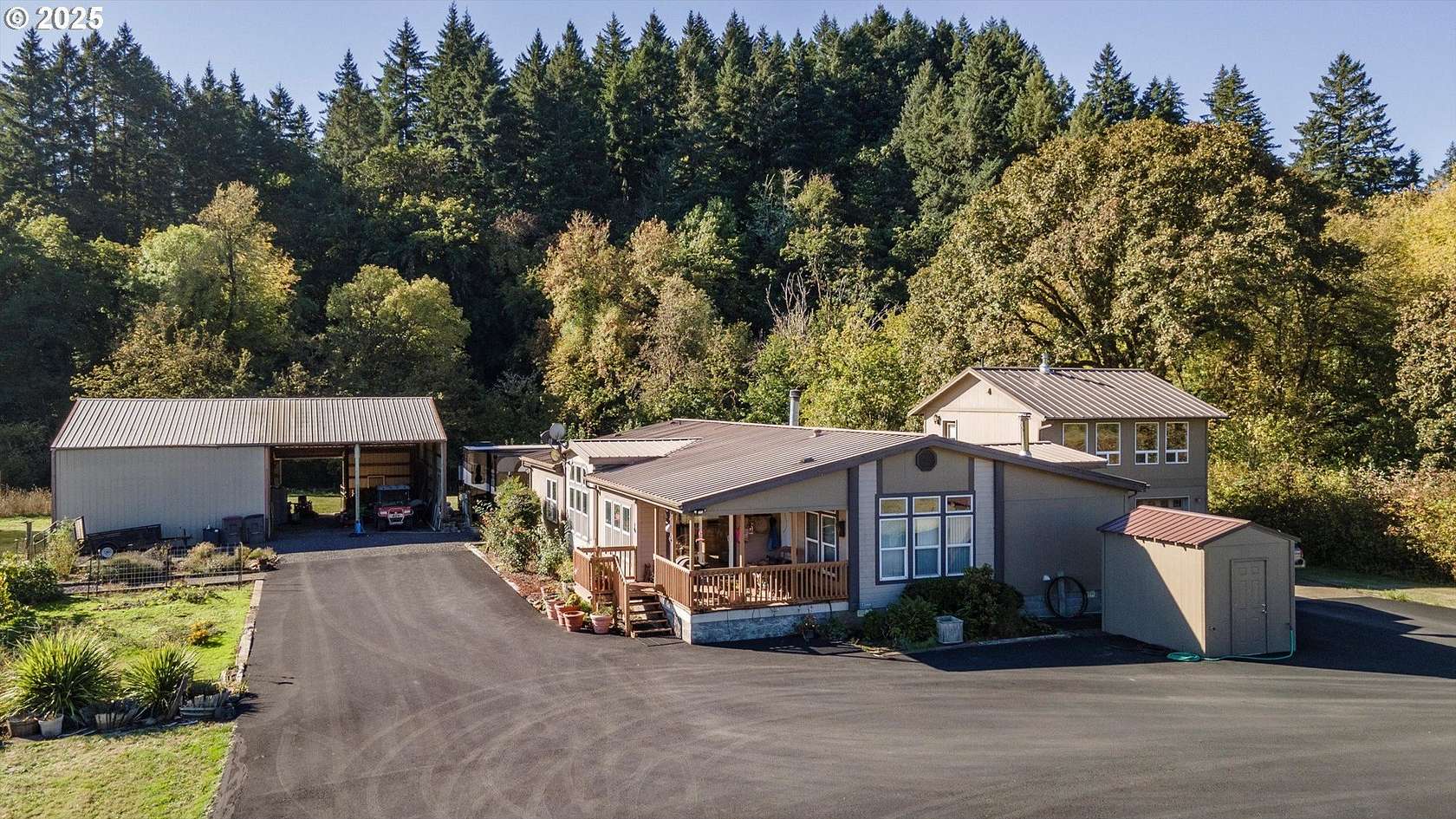 28 Acres of Agricultural Land with Home for Sale in McMinnville, Oregon