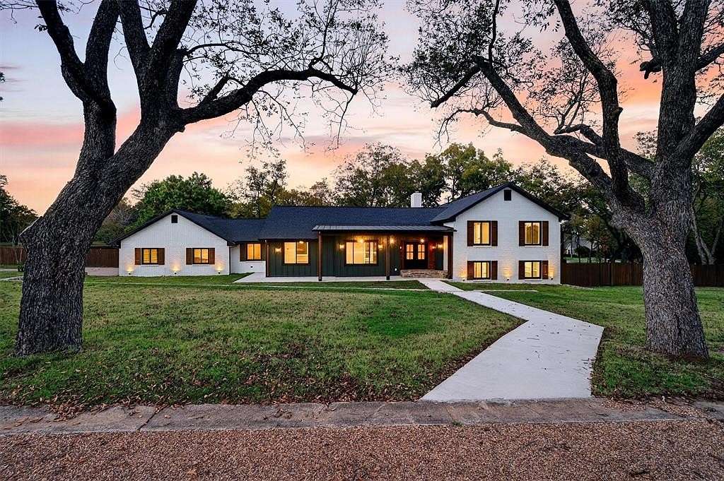 2 Acres of Residential Land with Home for Sale in Denison, Texas