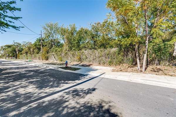 0.62 Acres of Land for Sale in Cockrell Hill, Texas