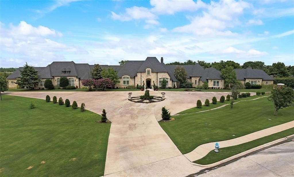 2.86 Acres of Land with Home for Sale in Heath, Texas