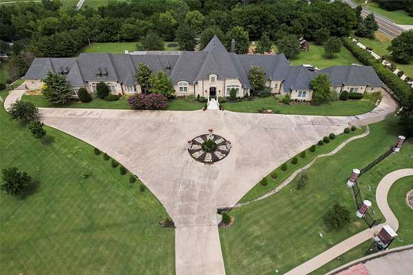 2.86 Acres of Land with Home for Sale in Heath, Texas