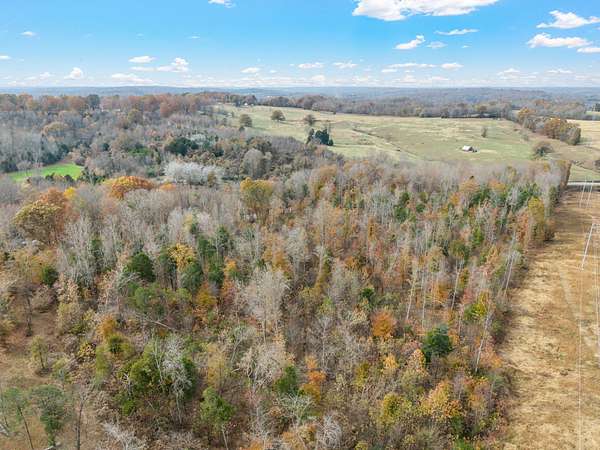 10 Acres of Residential Land for Sale in Charlotte, Tennessee