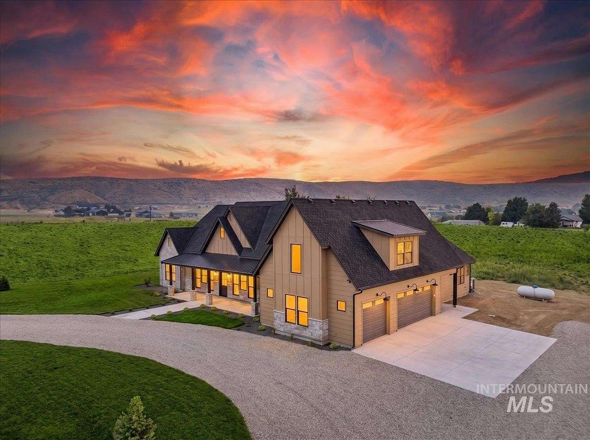 5 Acres of Land with Home for Sale in Emmett, Idaho
