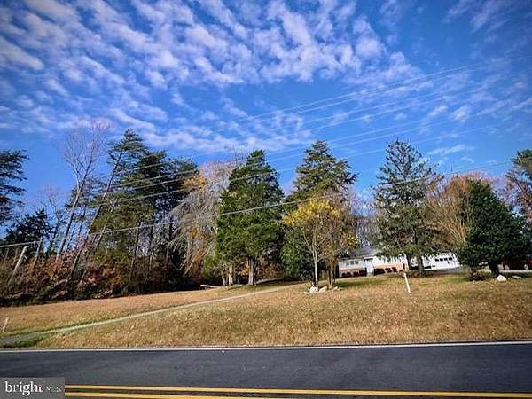 6.1 Acres of Residential Land with Home for Lease in Manassas, Virginia