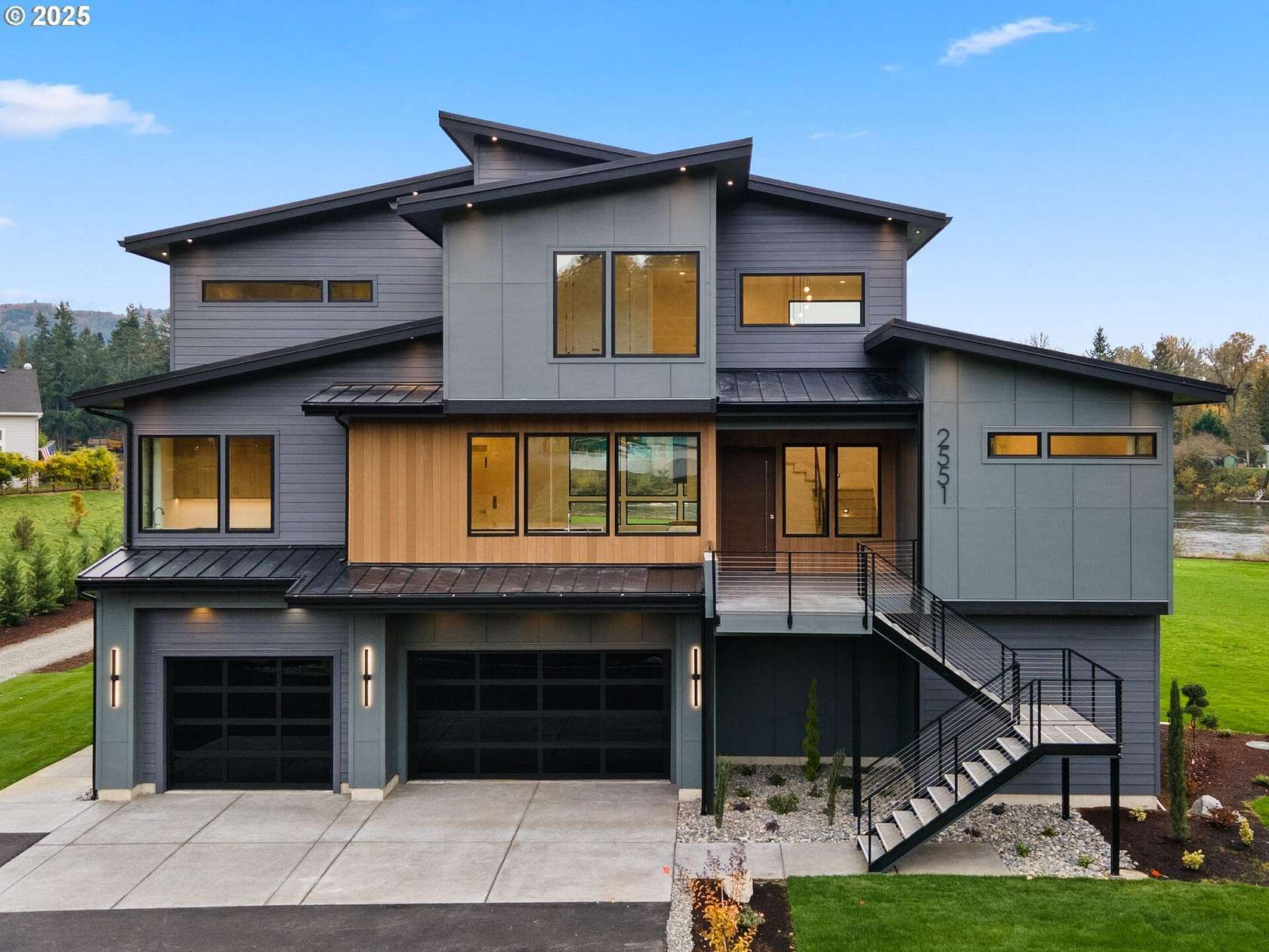 2 Acres of Residential Land with Home for Sale in Woodland, Washington