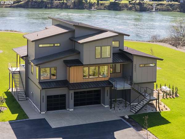 2 Acres of Land with Home for Sale in Woodland, Washington