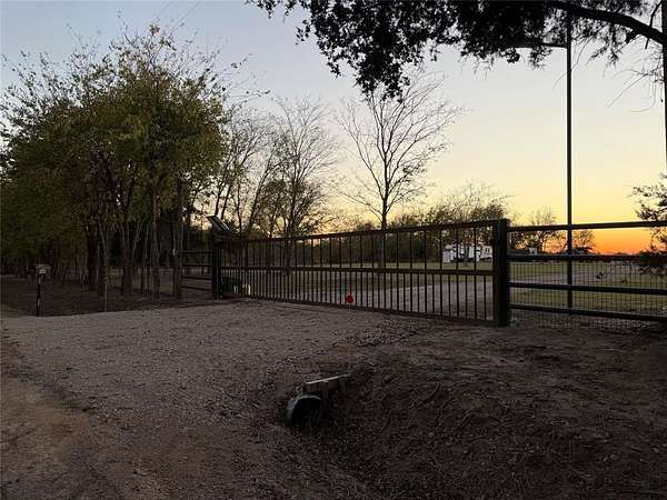 9.18 Acres of Residential Land for Sale in Campbell, Texas