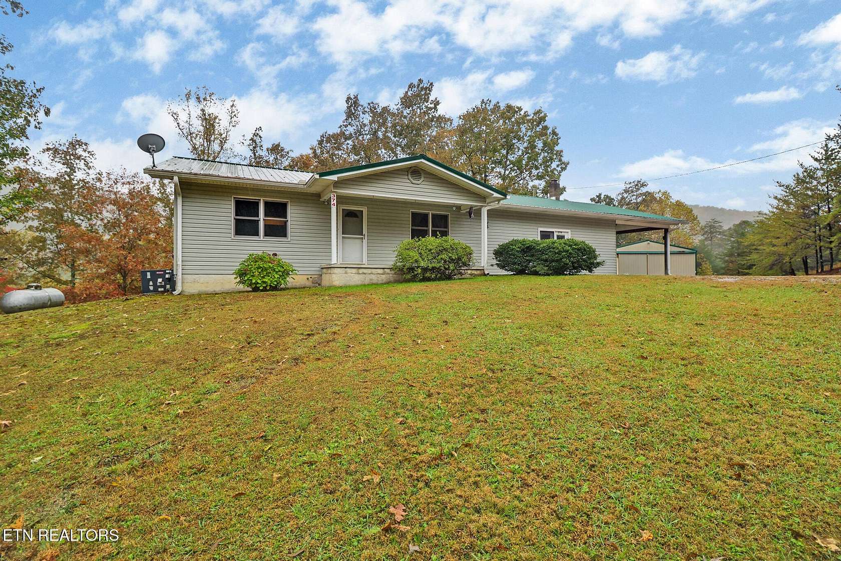 2.77 Acres of Residential Land with Home for Sale in Harriman, Tennessee