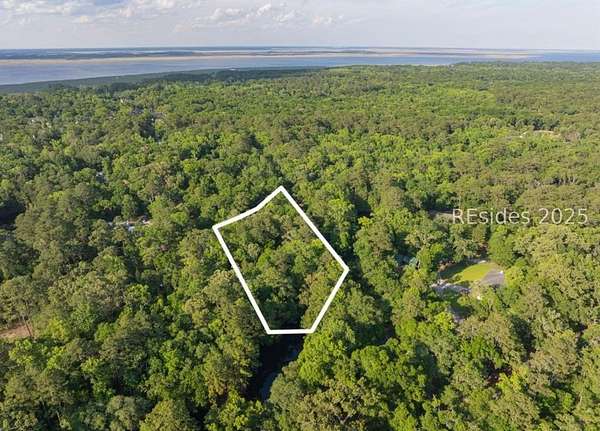 1.2 Acres of Residential Land for Sale in Beaufort, South Carolina