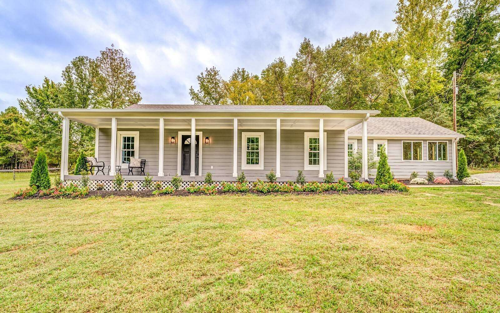 1.65 Acres of Residential Land with Home for Sale in Mason, Tennessee