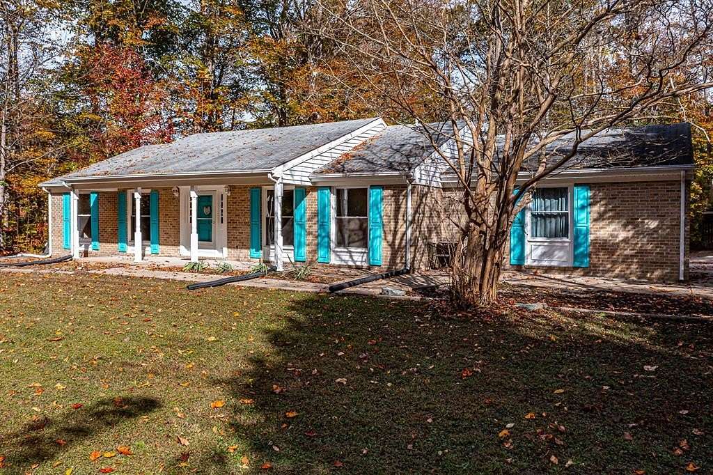 1.55 Acres of Residential Land with Home for Sale in Weems, Virginia