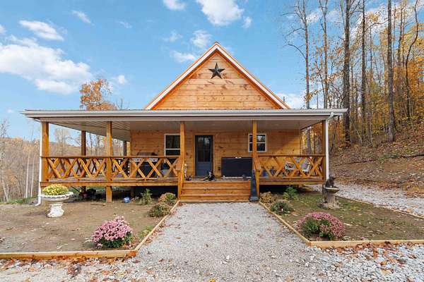 10 Acres of Land with Home for Sale in McKee, Kentucky