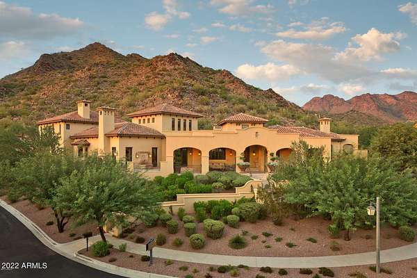 2 Acres of Residential Land with Home for Lease in Scottsdale, Arizona