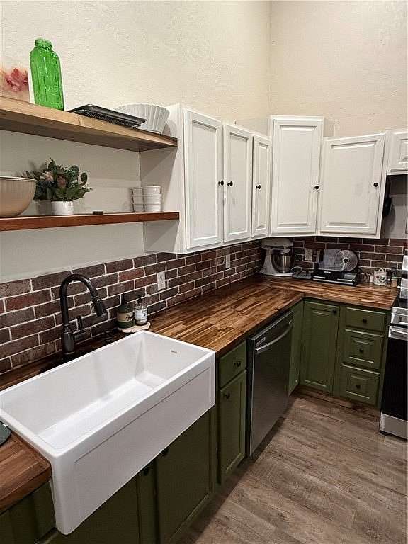 1.5 Acres of Land with Home for Sale in Green Forest, Arkansas