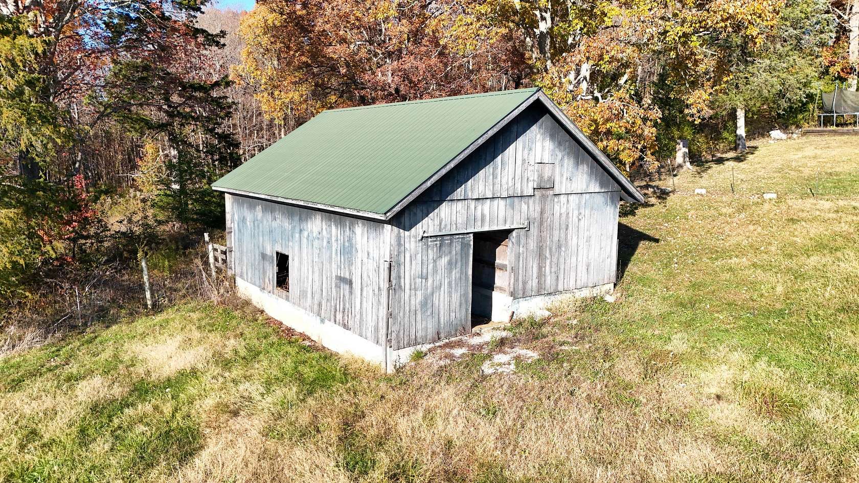 2.2 Acres of Residential Land with Home for Sale in Brodhead, Kentucky