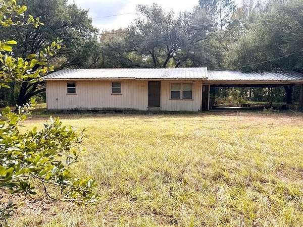 4.1 Acres of Residential Land with Home for Sale in Lufkin, Texas