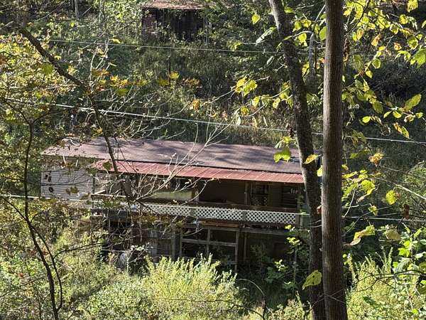 5.89 Acres of Residential Land with Home for Sale in Charleston, West Virginia