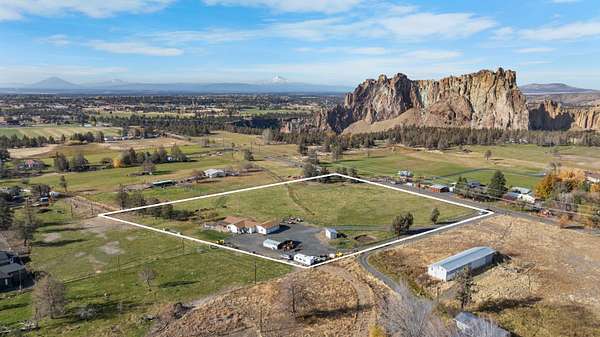 4.86 Acres of Land with Home for Sale in Terrebonne, Oregon