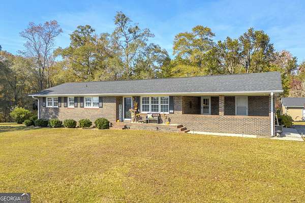 3.87 Acres of Residential Land with Home for Sale in Elberton, Georgia