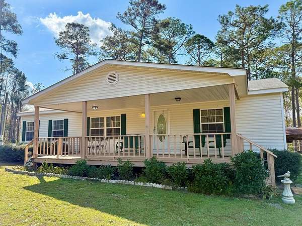 2.2 Acres of Residential Land with Home for Sale in Hazlehurst, Georgia