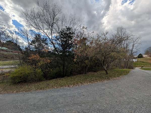 1.36 Acres of Residential Land for Sale in Cedar Bluff, Virginia