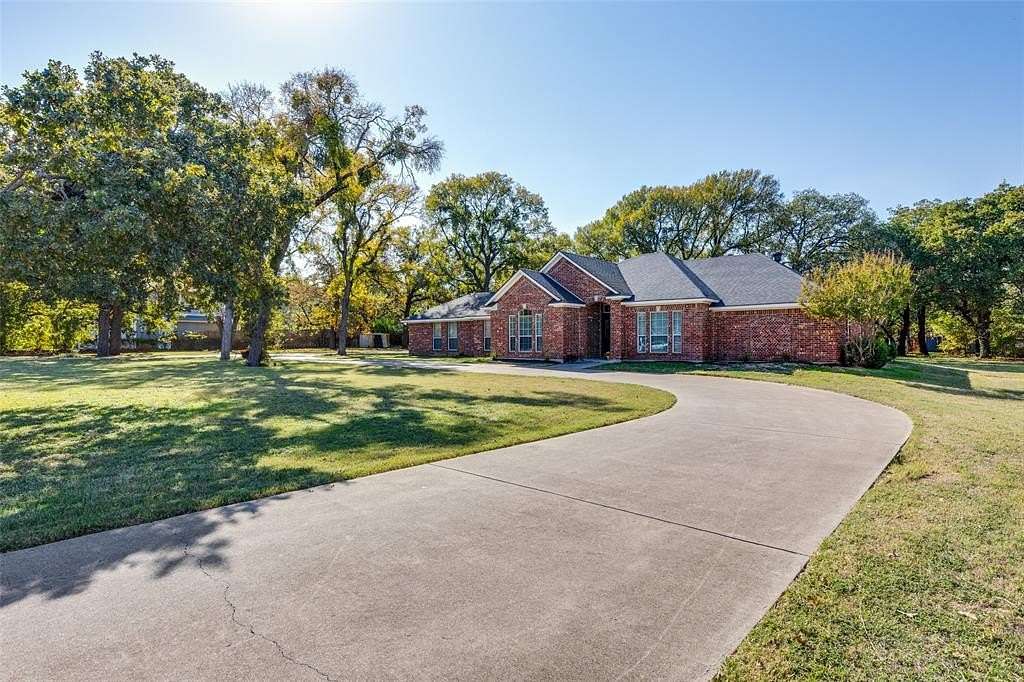 1.7 Acres of Residential Land with Home for Sale in Kennedale, Texas