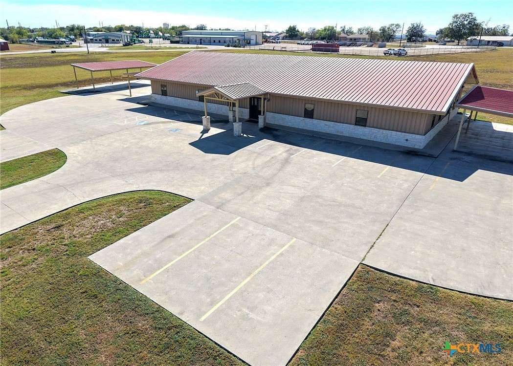 2 Acres of Improved Mixed-Use Land for Sale in Gonzales, Texas