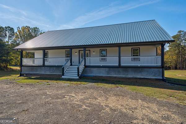 8.8 Acres of Residential Land with Home for Sale in Elberton, Georgia