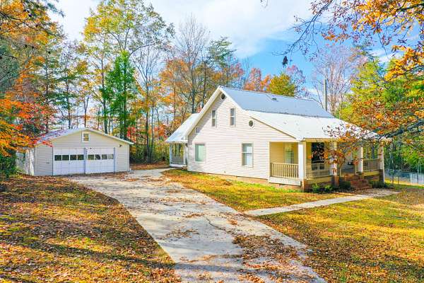 6.18 Acres of Residential Land with Home for Sale in London, Kentucky