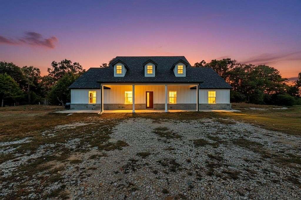 5 Acres of Residential Land with Home for Sale in Cumby, Texas