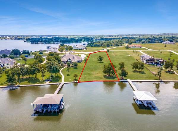 1 Acre of Residential Land for Sale in Streetman, Texas