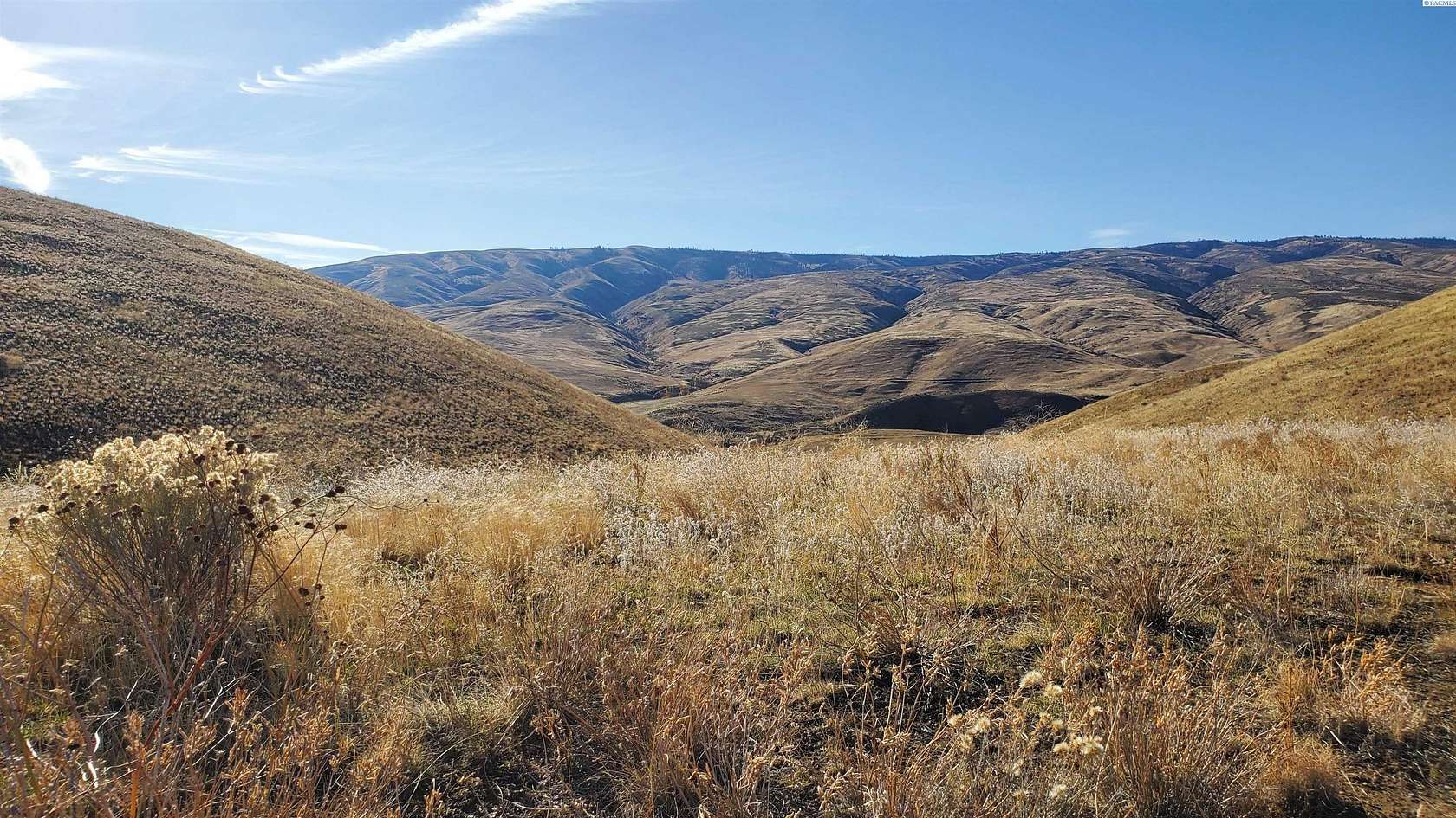 96.4 Acres of Land for Sale in Selah, Washington