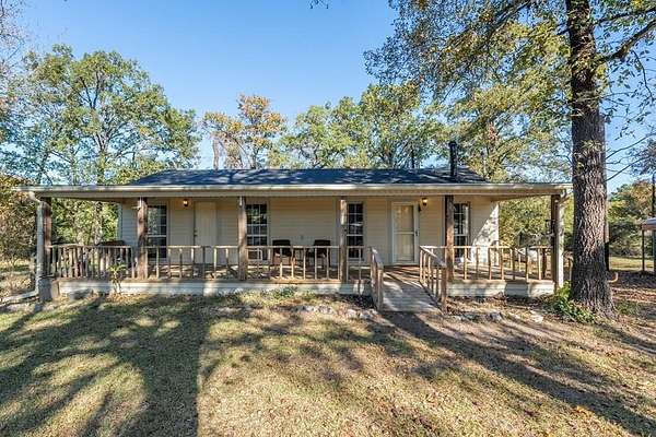 24 Acres of Land with Home for Sale in Palestine, Texas