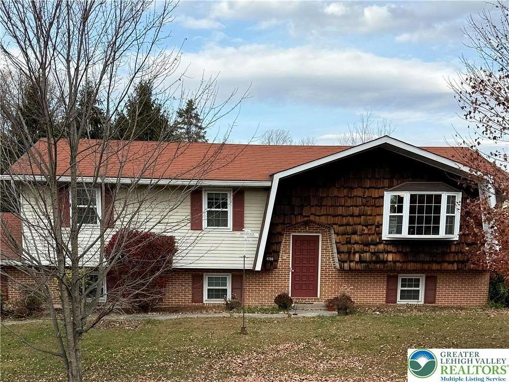 2.17 Acres of Residential Land with Home for Sale in Lehigh Township, Pennsylvania