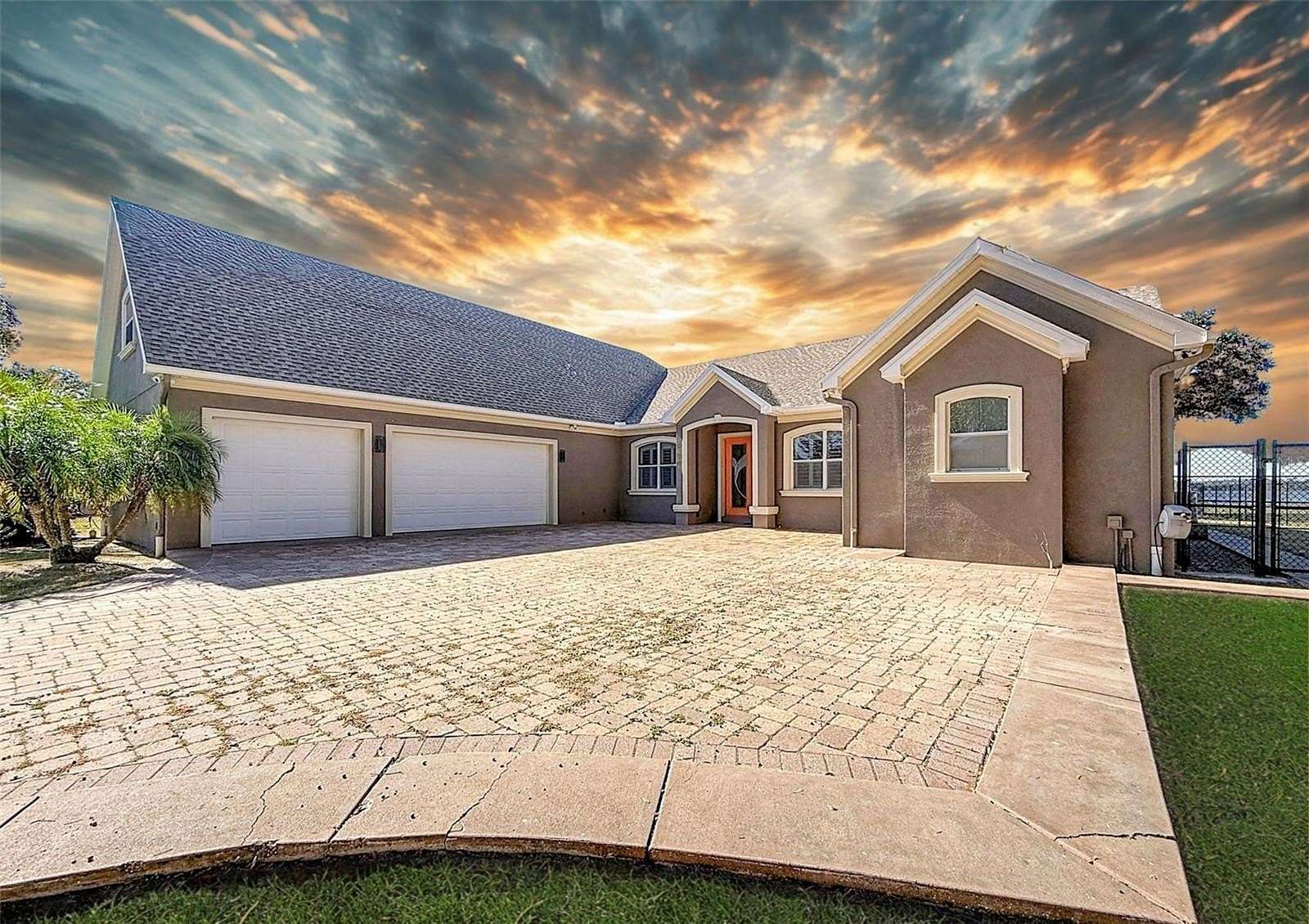 1.8 Acres of Residential Land with Home for Sale in Thonotosassa, Florida