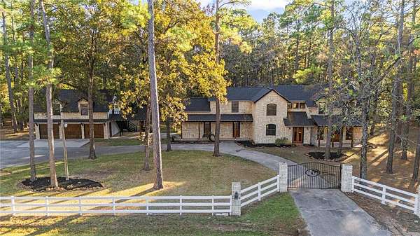 2.78 Acres of Residential Land with Home for Sale in Magnolia, Texas