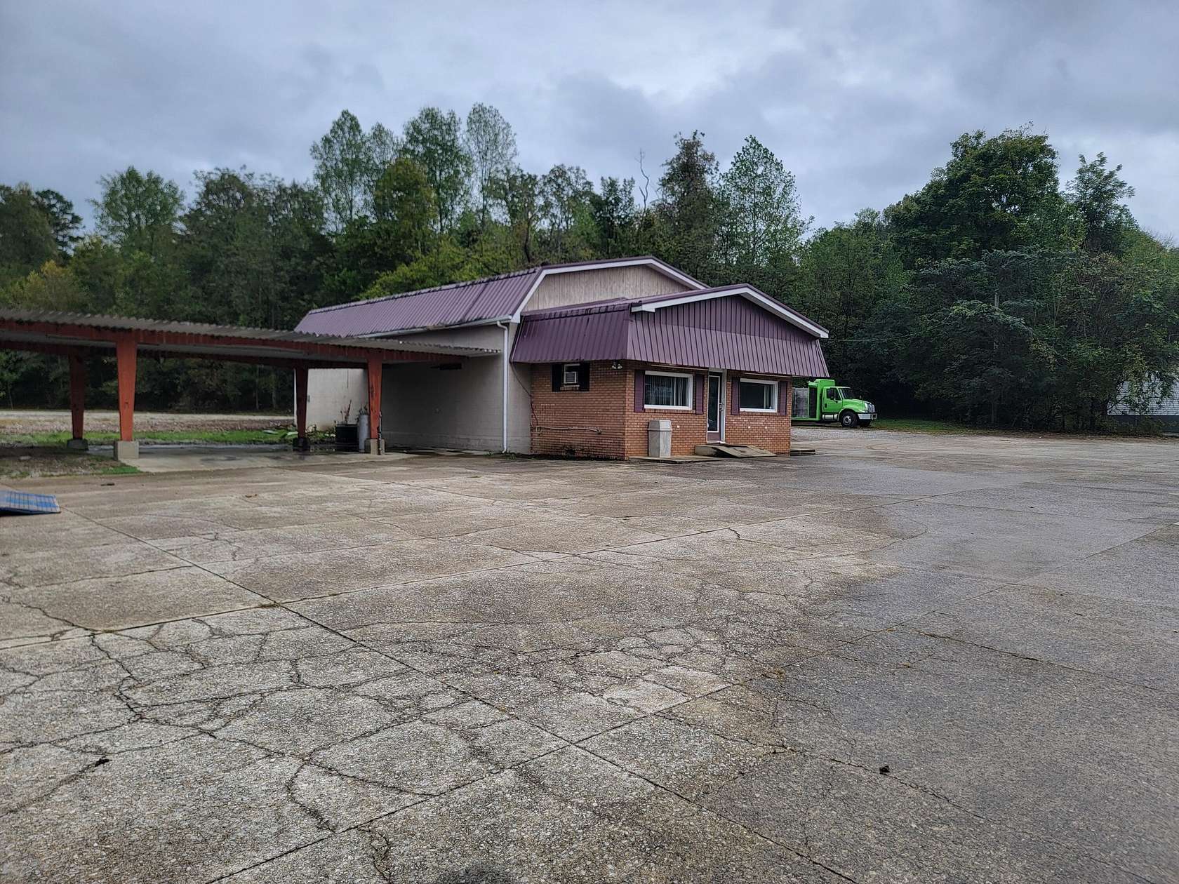 2.5 Acres of Improved Commercial Land for Lease in Burnside, Kentucky