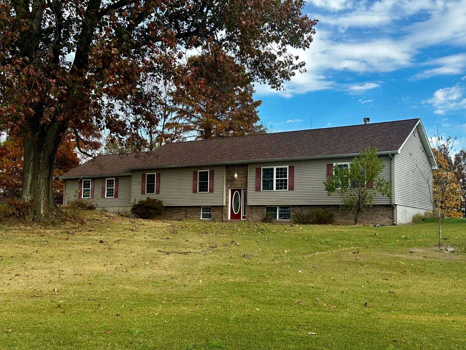 6 Acres of Residential Land with Home for Sale in Sumner, Illinois