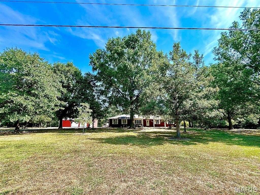 7 Acres of Residential Land with Home for Sale in Godfrey, Illinois