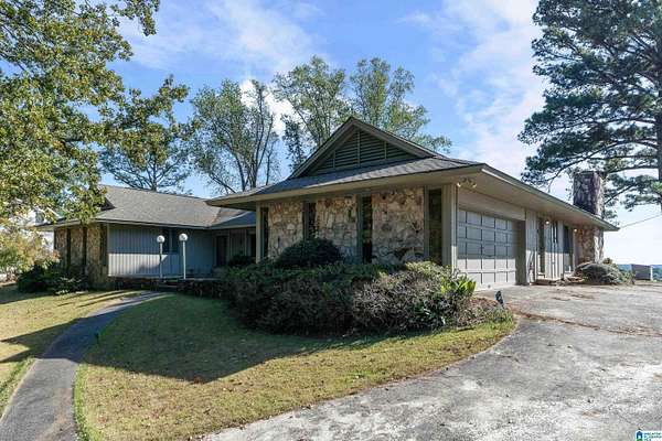 1.6 Acres of Residential Land with Home for Sale in Vestavia Hills, Alabama