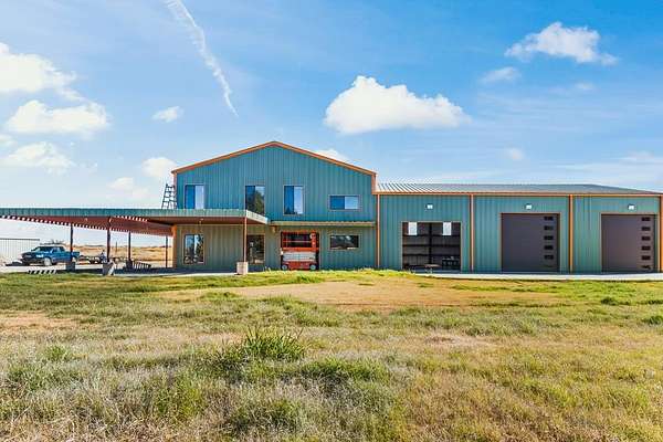 2.43 Acres of Improved Residential Land for Sale in Seminole, Texas