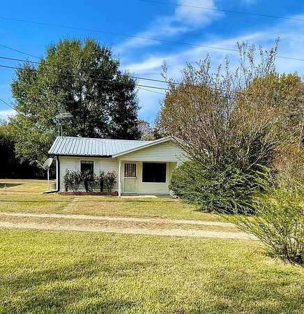 3.4 Acres of Residential Land with Home for Sale in Waterford, Mississippi