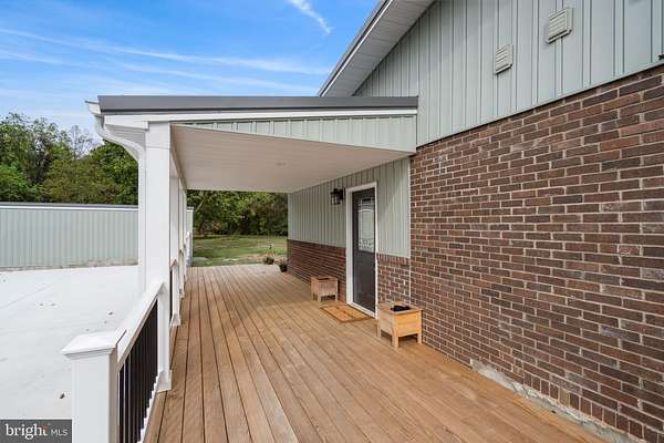 4.14 Acres of Residential Land with Home for Lease in Hedgesville, West Virginia