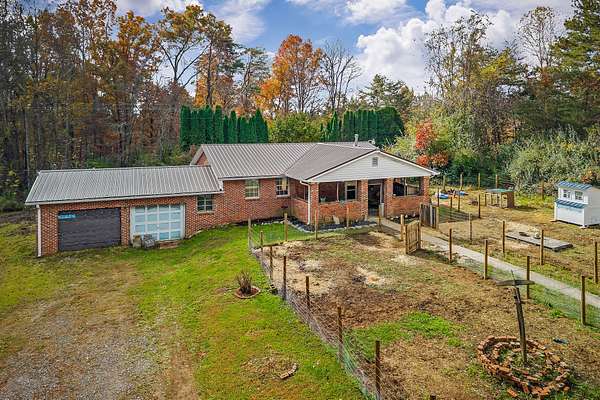 7.26 Acres of Land with Home for Sale in Sparta, Tennessee