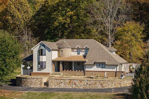 4.1 Acres of Residential Land with Home for Sale in Sparta, Tennessee