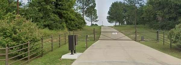 4.4 Acres of Residential Land for Sale in Porter, Oklahoma