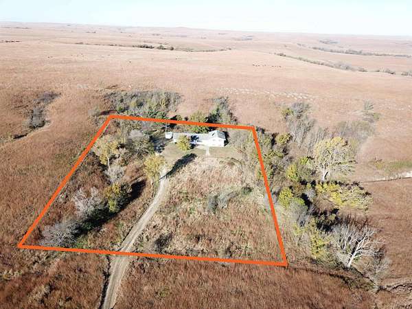2.14 Acres of Residential Land with Home for Sale in Eureka, Kansas